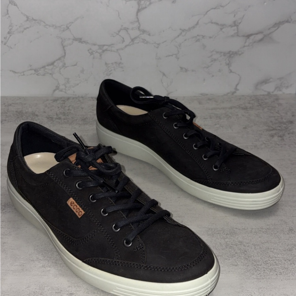 NWT Ecco Men's Black and White Sneakers - Picture 3 of 7
